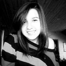 Now we don’t wanna fall but, we’re tripping in our hearts and
It’s reckless and clumsy, and I know you can’t love me here…♥