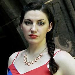 Make-up tips, tricks, reviews and how-to's for gorgeous geek girls (and boys!) of all stripes!