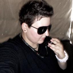 Relações Públicas,ativista da causa LGBT. Nascida em Santos, 29 anos.Já transitou por alguns cantos do mundo. Libriana por sorte, apaixonada por teimosia.