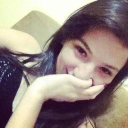 Uma mulher confusa ao mesmo tempo tão monstra.