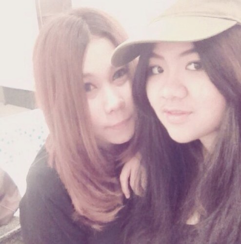 ComZeewa's profile picture. 