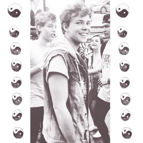 YOU'RE WELCOME! HERE'S A FREE FOLLOW FROM @weyheynarrysex GO FOLLOW THERE