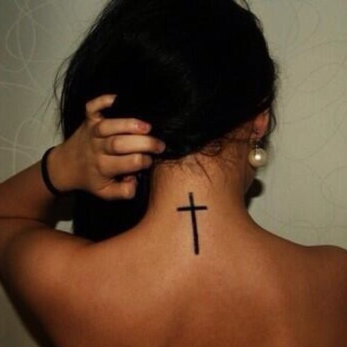 teenage girl living everyday sold out for Christ. 1 John 4:19