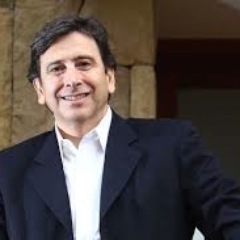 Candidato Independiente a Senador por Santiago Oriente.