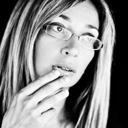 ...Ho fatto naufragio senza tempesta in un mare nel quale si tocca il fondo con i piedi... F.Pessoa