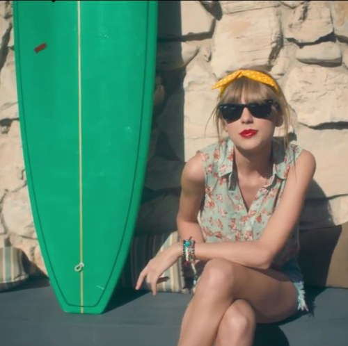 ~we will be remembered | swiftie since 2007~ [I always follow back swifties] im really busy w/ school so if i dont follow back right away just be patient i will