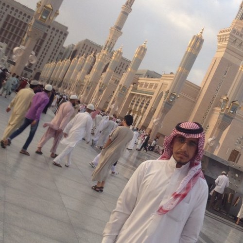 ‏خريج من جامعة القصيم ،دراسات اسلامية،لا اغرد الا ما يروق لي ،تغريداتي تمثل شخصيتي ،فاقد عزيز اسمه حمود الشمري ،اكون ممنون لكل من يدعوا له بالخير ..