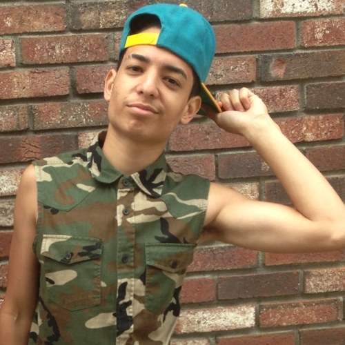 Deepthinker_jay's profile picture. 21 year old
Puerto Rican & Mexican 
#URI student
#teamiPhone5