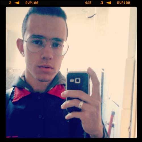 para que falar de mim se os outros tiram suas próprias conclusões . (:
