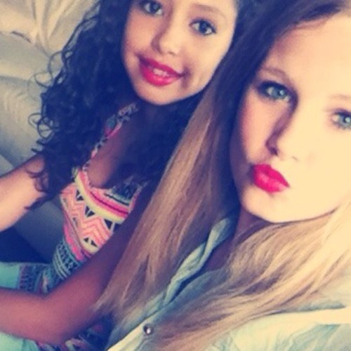 Hey hey ! Volg me nieuwe acc ! Deze is gehackt .. @DikkeKusKay_ ! Thnq ♡
