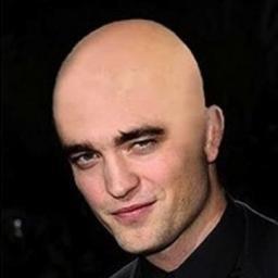 Me ancanta jugar al padel siempre con el polito a la espalda, soy hombre de pelo en pecho y calvo de nacimiento. Si quieres saber que es alopecia, sigueme.