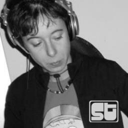 Silvia Trix is a DJ-producer grown up in
Rome's underground scene