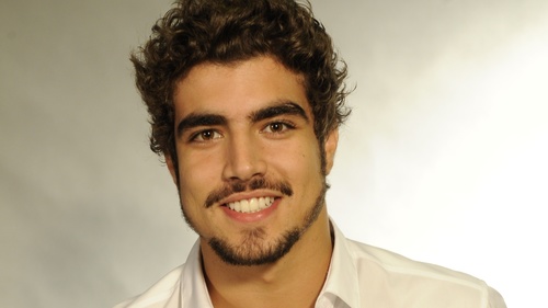 Oficial Caio Castro