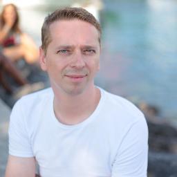Marketing & Communication Specialist. #SocialMedia Activist, Graphic Designer Owner @frankr_com #marketing & #communication agency
