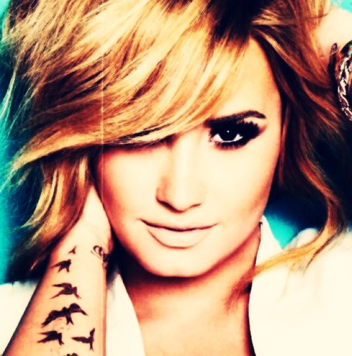Amamos a Demi e nunca deixaremos de orar para q ela melhore *-* 08/1/2011