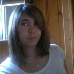 Pas le temps d'écrire une bio juste follow me et tu aura ta surprise:D 
Kiss♥