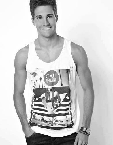 I love big time rush @jamesmaslow @thecarlospena @1loganhenderson @heffrondrive WOO HOO!!!