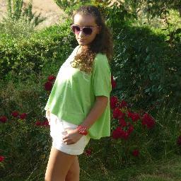 Instagram: reneerehban