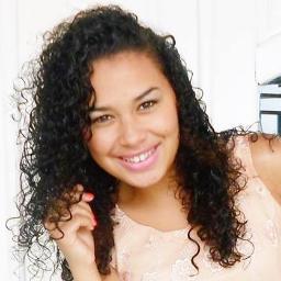 • 'Biografia {?} Fala sério! Como vou resumir minha vida aki no twitter? ;P