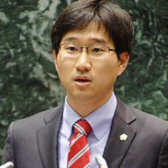 제6대 성남시의회 의원 /  서울대학교 도시계획연구실 연구원 /          전국지방의원협의회 대변인