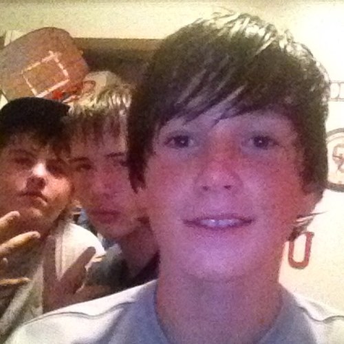 Im 14 years old! I love the game of basketball its my life! I am single but crushing!