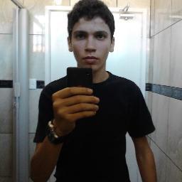 Pelo poder   da  oração eu busco superação,mil cairão mas eu meu irmão  pode crer que não.  http://t.co/Mbayi3QNRE