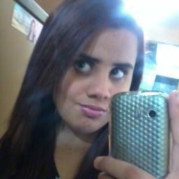 Amo minha prima @b_breenda amo conversar amo a banda Volk e twittar o dia inteiro