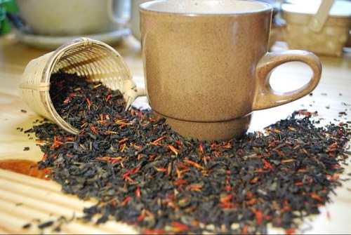 We deliver loose leaf tea to your door monthly.