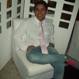 Sou um pouco timido. Sou um pouco estranho. Sou meio louco!