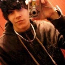 feio . 21 anos segue? ;)