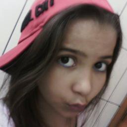Tristes canções me fazem lembrar o que eu devo esquecer mas tudo me leva a voçç!!♥