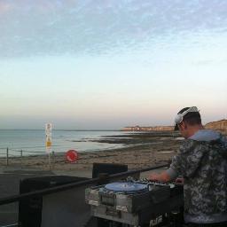 Cymulant - Dj Specialising in in all things Drum & bass, Particularly Darkside/neuro, Jungle & Oldskool 
catch me monday 8-10pm http://t.co/89w5wSIoWs