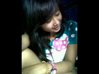 Kalo cinta itu dari mata turun ke hati, maka tataplah aku, biarkan aku masuk ke hati kamu. (ʃƪ˘˘ﻬ)♥