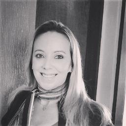 Mãe presente,temente a Deus...
Amo o meu trabalho,afinal já são muitos anos no Banco Bradesco e design em bijoux por paixão!!!
