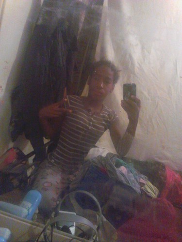 follow mee &' ill follow backk  ; follow my cousin @How_Youu