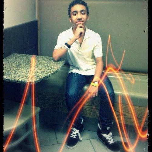 Iam fady / Living in montreal / Egyptian /christian and iam proud ✌Facebook : fady morcos ❤Kik : fadyelkeng... My birthday : 16/12/1999