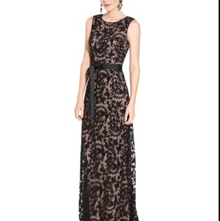 فساتين من ماركات متنوعه وباسعار مناسبه للتواصل kik:dresses_sa instagram: dresses_sa

فلو باك