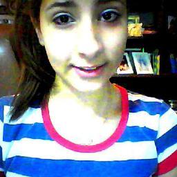 -  me abraça , me beija , me ama , me valoriza (8' .. , irmã da tal de trombadinha , @M_yankinha  S2' .. 
- quem eu sou ? akela que vc nunca será (y ' ..