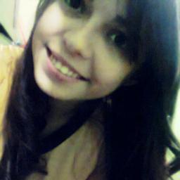 Menina Cristã que ama a Deus sobre todas as coisas e existe para honra e gloria dele :)