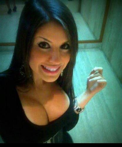 19. Soñadora. Modelo. Creo que al amor de mi vida lo abortaron.
