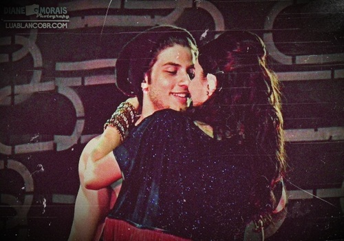 Eu vou gritar pra todo mundo ouvir q meu coração vai ser REBELDE PARA SEMPREE..Amo vcs @melfronckowiak e @ChayLeao♥
