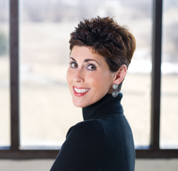 Chief marketer, advisor to growing brands, obsessed with all things that sparkle, truly blessed with amazing family and friends.