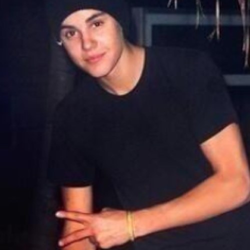it's too mainstream hating mainstream.