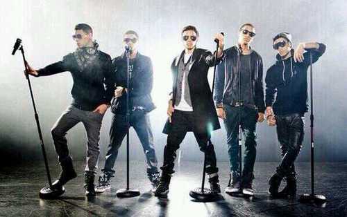 Official B5StreetTeam in the Netherlands! Follow @Dustinmichael00 @KeltheFlow @OwenBreeding @CarnellofB5 @BryanBreeding #B5TakeOver!