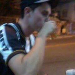 Livre pra poder sorrir, livre pra poder buscar o meu lugar ao Sol...