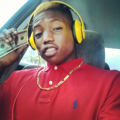 Instagram:@STUNNIN_SHEEN~ I Like Clubbing But I love Getting Money Moree $$$