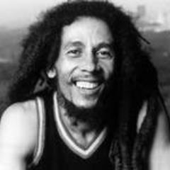 Bob marley no es un MARIHUANERO es una  LEYENDA.  Las mejor frases, aquí, sígueme y te sigo.