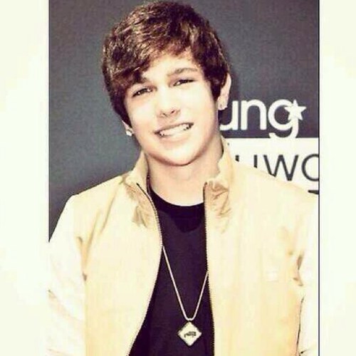 Hes the reason i smile❤