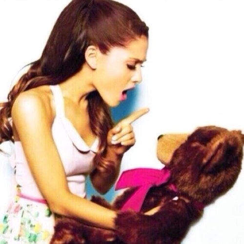 Follow @Bitch_my_nandos. Follows everyone back.c: And will dm you to ariana if you ask. & my main nigga simon!