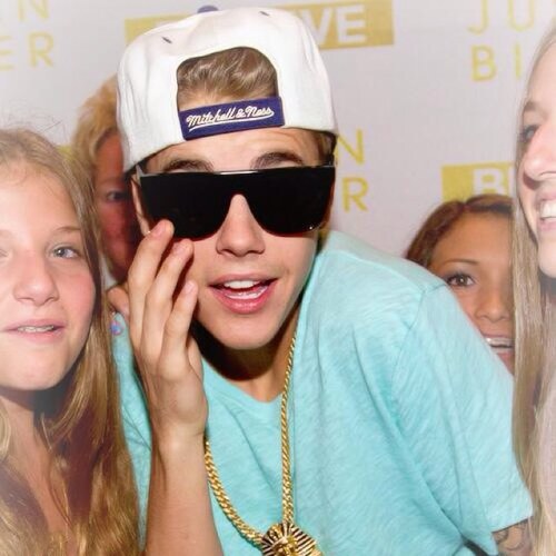 met justin 3/11/12 ♡ believe tour 11/29/12 & 7/30/13 ♡ fredo tweeted 5/31 ♡ ariana followed 6/7 jake tweeted & followed 7/15